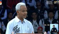Debat Perdana Ganjar Sikut Prabowo