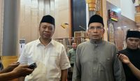 TGB bersama Bang Zul usai melaksanakan Salat Jumat di Islamic Center NTB, Kota Mataram, Jumat, 8 November 2024