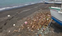 Ilustrasi sampah pesisir di Ampenan (sumber: ist)