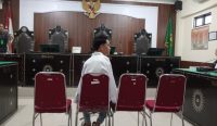 Agus Disabilitas saat di ruang sidang