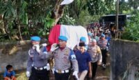 Proses pemakaman Brigadir Nurhadi