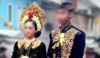 YL dan RN anak di bawah umur di Lombok Tengah menikah dengan menggunakan tradisi Nyongkolan