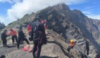 Seorang wisatawan asal Brasil, JDSP (27), yang dilaporkan jatuh ke Danau Segara Anak di kawasan Gunung Rinjani
