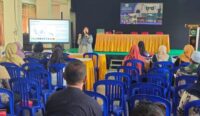 Puluhan guru Bahasa Inggris SMP mengikuti Program Peningkatan Literasi Bahasa Inggris yang merupakan kerjasama Dinas Pendidikan dan Kebudayaan Lombok Tengah dengan platform edukasi digital LearningRoom