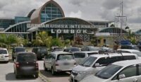 Suasana parkir di Bandara Lombok