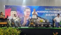 Rocky Gerung saat diskusi di Montong Tangi, Lombok Timur