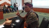 Direktur WALHI NTB, Amri Nuryadin saat hearing redistribusi lahan di Lombok Tengah