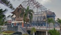 Kondisi Kantor DPRD NTB pasca dibakar