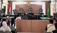 Sidang aktivis