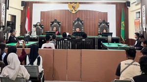 Sidang aktivis
